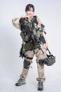 音羽美奈『PEACE COMBAT Vol.64』(C)株式会社アストワ