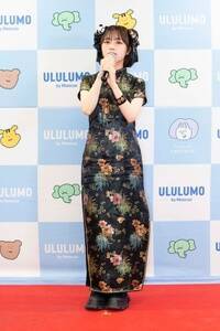 自身初プロデュースのカラコンの発売記念イベントに出席したなえなの。