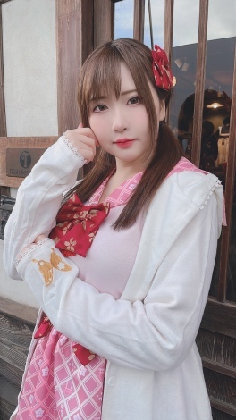 �u�N���R�X�v�̃C���[�W�K�[���𖱂߂邷�݂ꂨ������B