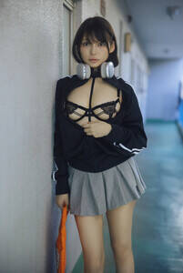 似鳥沙也加 最新電子作品「ふれあ、」「ふりる。」を2冊同時発売(C)KADOKAWA