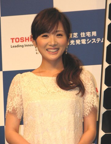 東芝の「住宅用太陽光発電システム」の新CM発表会見に登壇した高島彩。