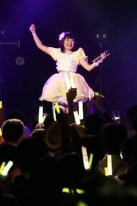Luce Twinkle Wink̃o[EѐD߂݂̃o[Xf[Cui1AEVhBLAZEjiCjDeview