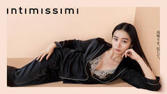 Intimissimi̓{AoT_[ɏACKoki,