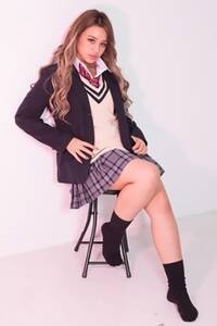 ֌