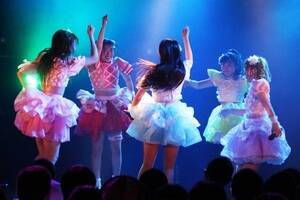 Luce Twinkle Wink̃o[EѐD߂݂̃o[Xf[Cui1AEVhBLAZEjiCjDeview