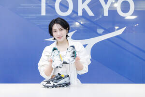 uMIZUNO TOKYOv̈XɏACmp