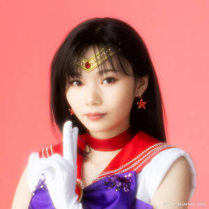 【Team MOON】セーラーマーズ／火野レイ 役：岡本姫奈(乃木坂46)  (C）武内直子・PNP／乃木坂46 版 ミュージカル「美少女戦士セーラームーン」製作委員会 2024