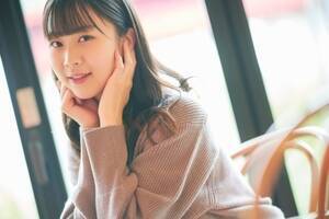 肳