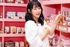 �wSABON Holiday Collection 2022�x�X�y�V�����y�[�W�ɓo�ꂷ�������ގq