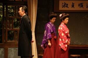 wAs@ׂ̍x̌JQlvB(C)FUJI TELEVISION
