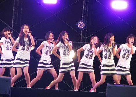 h[̃Xe[WŁuXJ[gAЂvIHKT481o[@iCjORICON DD inc.