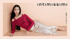 Intimissimi̓{AoT_[ɏACKoki,