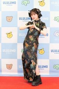 自身初プロデュースのカラコンの発売記念イベントに出席したなえなの。