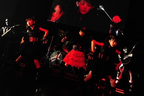wr^̗lƃACh̏ZXe[WBABYMETAL