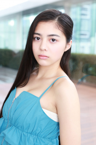 ホリプロと週プレが発掘した新星