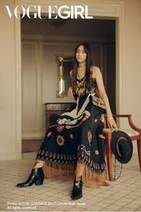 WEB}KWwVOGUE GIRLxɓoꂷ鏼䈤