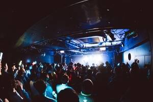 SHIBUYA DESEOÃt[`[x[XAChjbgCUBLICǉI[fBV