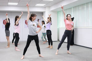 「ビューティエクササイズ」に参加した『ミス日本コンテスト2026』ファイナリストたち(C)Deview