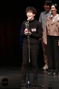 表彰式のチュ・ミンヒョンさん(C)Deview