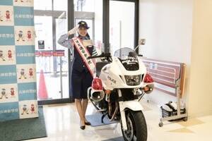 兵庫県警一日交通安全大使を務めたミスユニバーシティ2021日本大会グランプリ・吉田三莉。