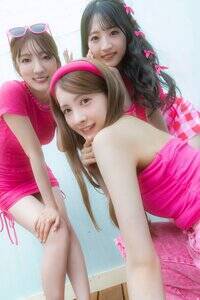 AKB48 17期生・水島美結、18期生・秋山由奈、工藤華純(C)KADOKAWA/写真:西村康