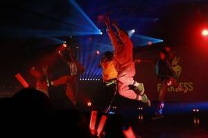 FEARLESS̐VhBLAZEł̃Cuiʐ^Fьmj