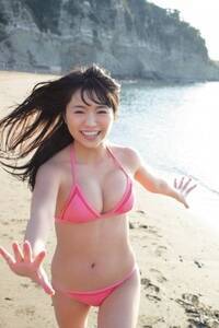 女優としての評価高まるグラビアクイーン 浅川梨奈 浅川節満載のイメージビデオが高画質ブルーレイに ニュース Deview デビュー