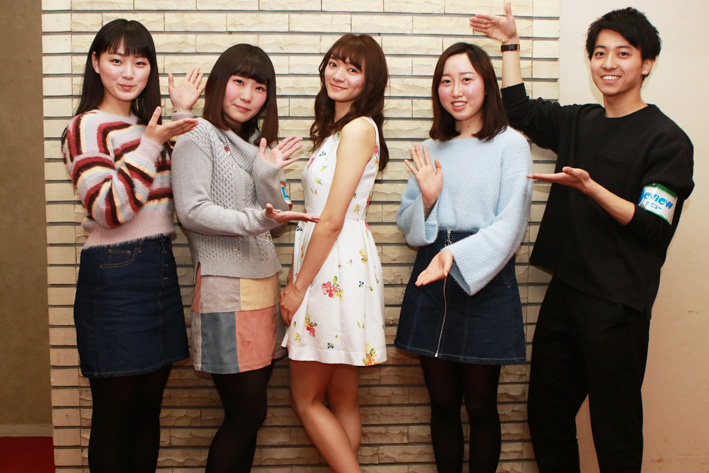 デビューオーディションを終えた学生にインタビュー